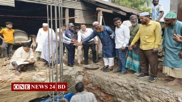 হোসেনপুরে হাসপাতাল মসজিদের ভবন নির্মাণ কাজের উদ্বোধন