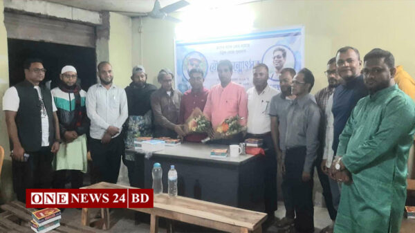 কমলগঞ্জে এনটিসির চা বাগানের শ্রমিকদের মধ্যে জিআর এর চাল বিতরণ