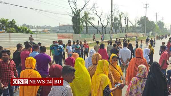 তৃতীয় দিনের মতো বেক্সিমকো শ্রমিকদের মহাসড়ক অবরোধ