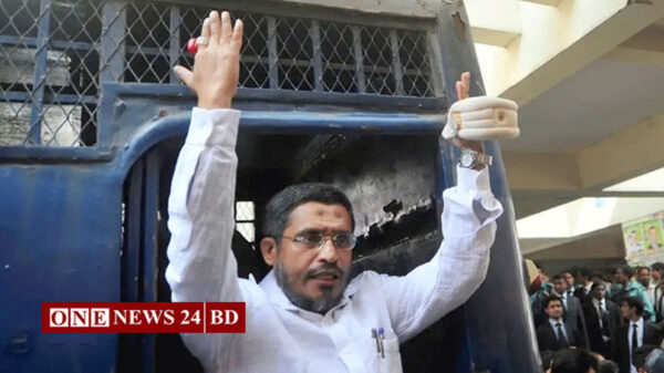 ১০ ট্রাক অস্ত্র মামলায় লুৎফুজ্জামান বাবর খালাস