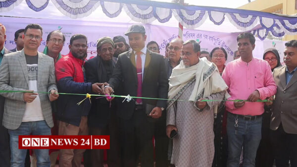 নওগাঁয় স্থানীয় লেখকদের পথ বইমেলা