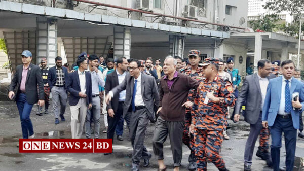 ক্ষতিগ্রস্ত সচিবালয় ভবন পরিদর্শনে উপদেষ্টারা