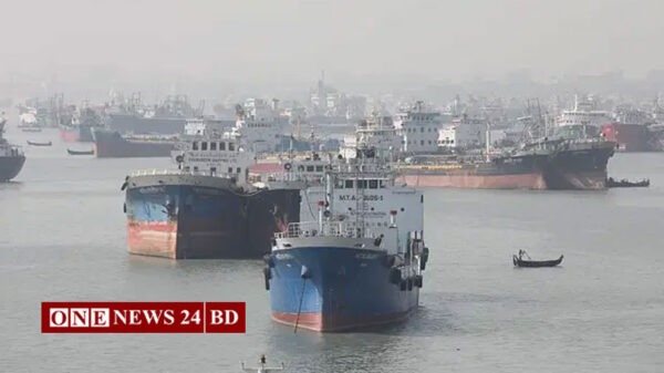 নৌযান শ্রমিকদের কর্মবিরতি: সাগর-নদীপথে আটকে গেছে ১৫ লাখ টন পণ্য
