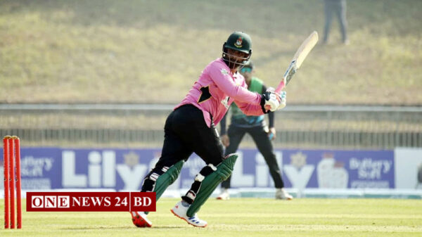 ব্যাট হাতে ঝড় তুললেন তামিম ইকবাল