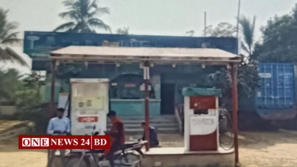 শার্শায় কিবরিয়া ফিলিং স্টেশন দখল করে নিয়েছে এক প্রভাবশালী