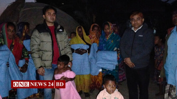 গভীর রাতে শীতার্তদের পাশে তাড়াইলের ইউএনও