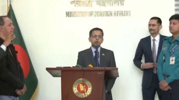 কাঁটাতারের বেড়া দেয়ার ব্যাপারে দুই দেশের মধ্যে বোঝাপড়া রয়েছে: ভারতের হাইকমিশনার