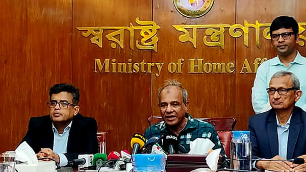 আইনশৃঙ্খলা বাহিনীর তৎপরতা সন্ধ্যার পরেই টের পাবেন: স্বরাষ্ট্র উপদেষ্টা