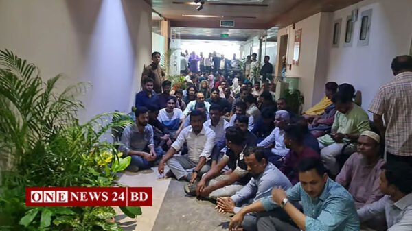 বিএসইসি চেয়ারম্যানের পদত্যাগ দাবি কর্মকর্তা-কর্মচারীর