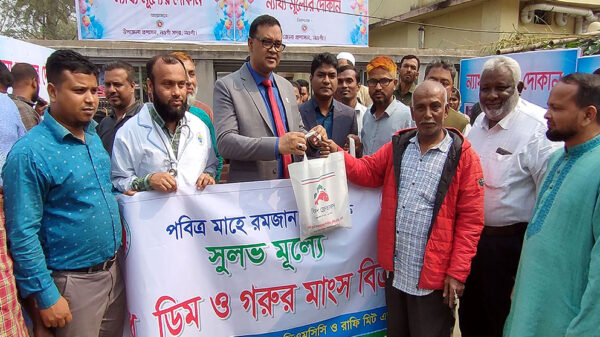 নওগাঁয় রমজান উপলক্ষে সুলভ মূল্যে পণ্য বিক্রয় শুরু