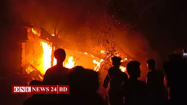 মাগুরায় শিশুটির জানাজার পর আসামিদের বাড়িতে অগ্নিসংযোগ