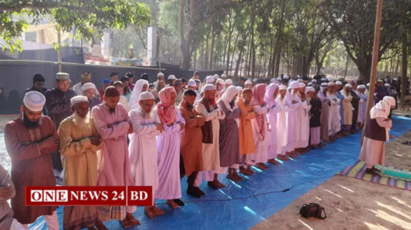 সৌদি আরবের সঙ্গে মিল রেখে দেশের বিভিন্ন স্থানে ঈদ উদযাপন