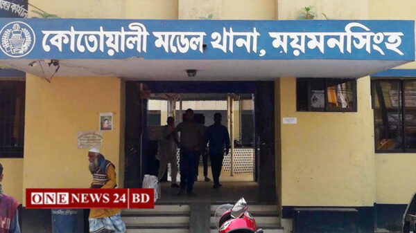 ময়মনসিংহে বাসের ধাক্কায় শিশুসহ নিহত ৪