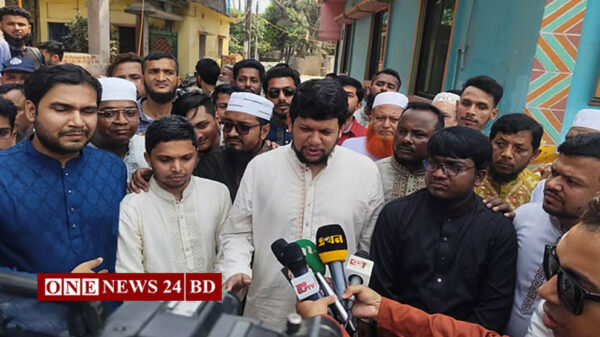 নিউইয়র্ক টাইমসের প্রতিবেদনের প্রতিক্রিয়ায় যা বললেন উপদেষ্টা মাহফুজ