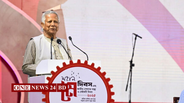 শ্রমিকদের আগের অবস্থায় রেখে নতুন বাংলাদেশ গড়া সম্ভব নয়: প্রধান উপদেষ্টা