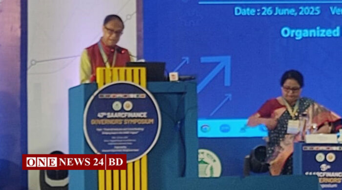 প্রতিটি স্কুল ব্যাংকের সঙ্গে যুক্ত করার তাগিদ গভর্নরের