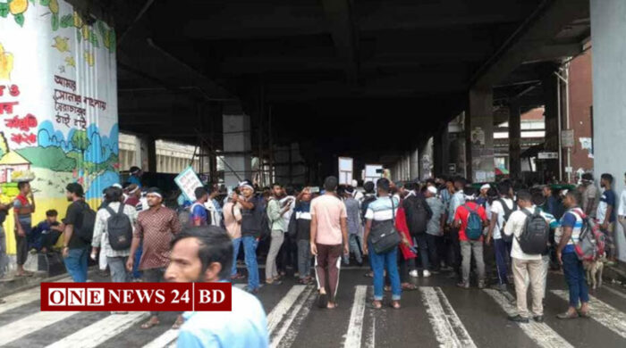 জুলাই সনদের দাবিতে শাহবাগ অবরোধ, জুলাই যোদ্ধাদের হুঁশিয়ারি