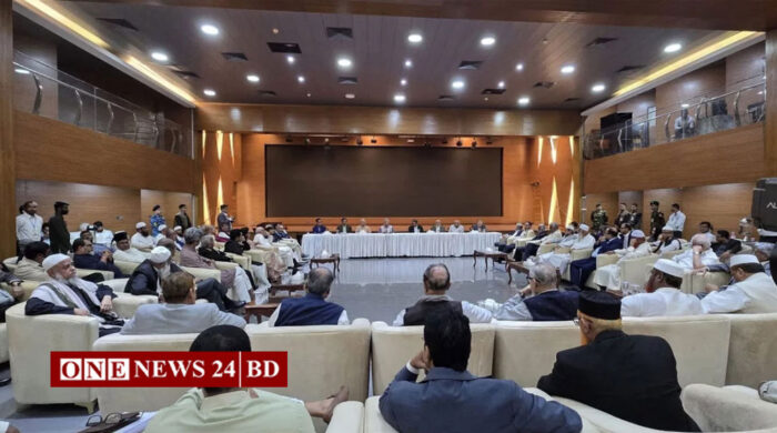 উচ্চকক্ষের পিআর নিয়ে কমিশনের বৈঠকে উত্তেজনা, পরে কোলাকুলি