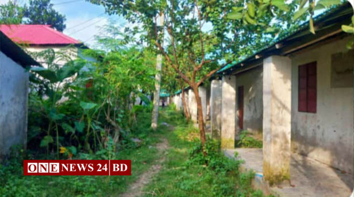 হোসেনপুরে আশ্রয়ণ প্রকল্পের ২৫ ঘর এখন পরিত্যক্ত, সন্ধ্যা হলেই মাদকসেবীদের আড্ডা