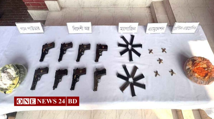 বিমানবন্দর স্টেশনে ট্রেনে মিলল বিপুল অস্ত্র-বিস্ফোরক