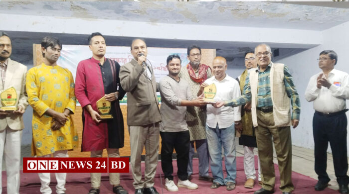 জাতীয় ও আন্তর্জাতিক পর্যায়ে মূকাভিনয়ে কৃতিত্ব রাখায় রিফাতকে সম্মাননা প্রদান