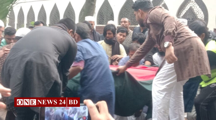 জাতীয় কবির সমাধির পাশে শহীদ ওসমান হাদির দাফন সম্পন্ন