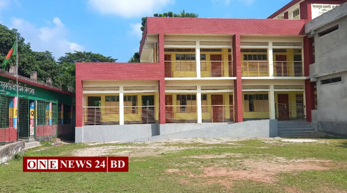 হোসেনপুরে প্রাথমিক স্কুলের  ভারপ্রাপ্ত ও চলতি দায়িত্বে চলছে অধিকাংশ স্কুল 