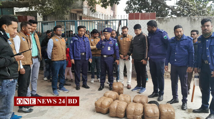 নওগাঁ সুইপার কলোনিতে পুলিশের বিশেষ অভিযানে বিপুল পরিমাণ গাঁজা-মদ উদ্ধার