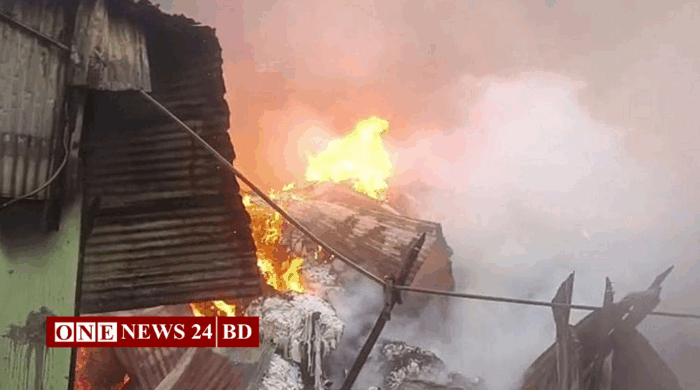 গাজীপুরে ঝুটের গোডাউনে আগুন, নিয়ন্ত্রণে ফায়ার সার্ভিসের ৬ ইউনিট