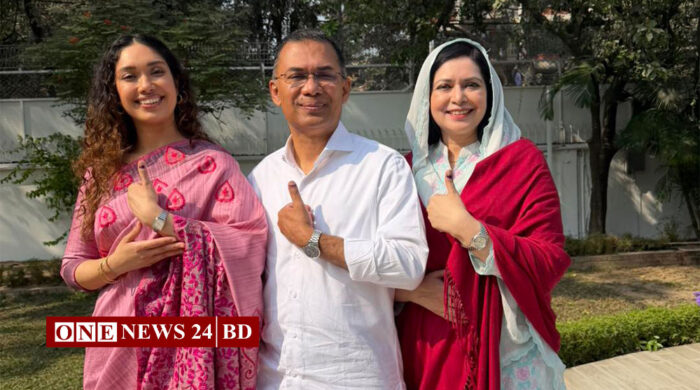 ভোট দেওয়ার পর তারেক রহমান, জুবাইদা রহমান ও জাইমা রহমান