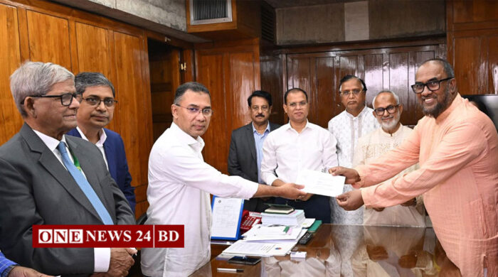 ১২ সিটি করপোরেশনের সব পরিচ্ছন্নতাকর্মীকে প্রধানমন্ত্রীর ঈদ উপহার