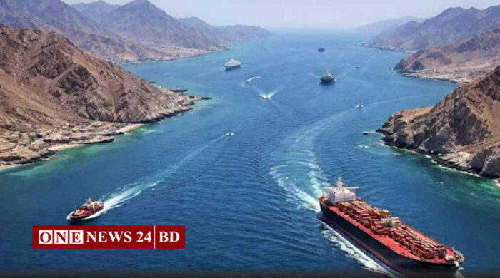 হরমুজ প্রণালিতে মাইন বসাচ্ছে ইরান, ‘নজিরবিহীন’ পরিণতির হুঁশিয়ারি ট্রাম্পের