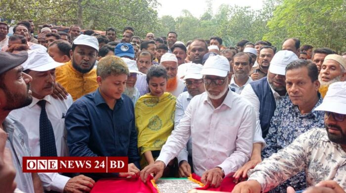 হোসেনপুরে ২.৩৬০ কিলোমিটার খাল খনন কাজের শুভ উদ্বোধন করলেন এমপি মাজহারুল ইসলাম