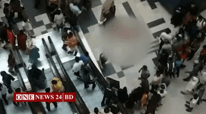 বসুন্ধরা সিটি শপিং মলের ৭ তলা থেকে লাফিয়ে যুবকের মৃত্যু