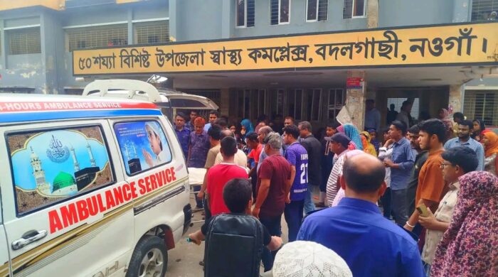 নওগাঁয় সড়ক দুর্ঘটনায় প্রিয় শিক্ষিকার মৃত্যুর খবর শুনে ছাত্রীর মৃত্যু