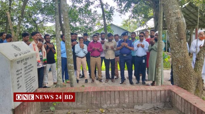 হোসেনপুরে জুলাই গণঅভ্যুত্থানের শহীদ আব্দুল্লাহ বিন জাহিদের কবর জিয়ারত ও দোয়া