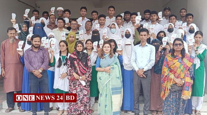 তাড়াইলে জিপিএ-৫ পাওয়া ৪০ শিক্ষার্থীদের উপজেলা প্রশাসনের সংবর্ধনা ও ক্রেস্ট বিতরণ 