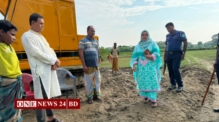হোসেনপুরে অবৈধভাবে মাটি কাটার দায়ে ৫০ হাজার টাকা জরিমানা