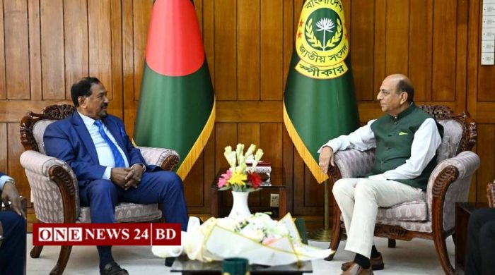 তারেক রহমানের ভারত সফরের সিদ্ধান্ত তার ওপরই নির্ভর করছে: দীনেশ ত্রিবেদী