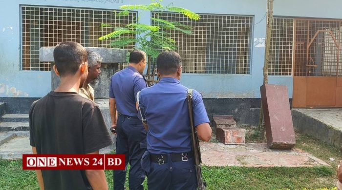 বদলগাছীতে রাতের আঁধারে প্রাথমিক বিদ্যালয়ের শহীদ মিনার ভাঙচুর, এলাকায় ক্ষোভ