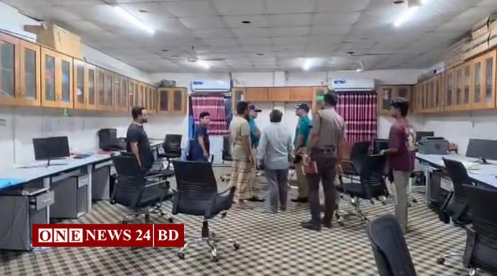 আপস না করলে ‘লাশ পড়বে’: কুরিয়ারের ম্যানেজারকে প্রাণনাশের হুমকি